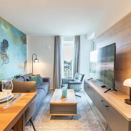 Apartmenthaus Vor Den Halligen Kuestenbrise De Luxe